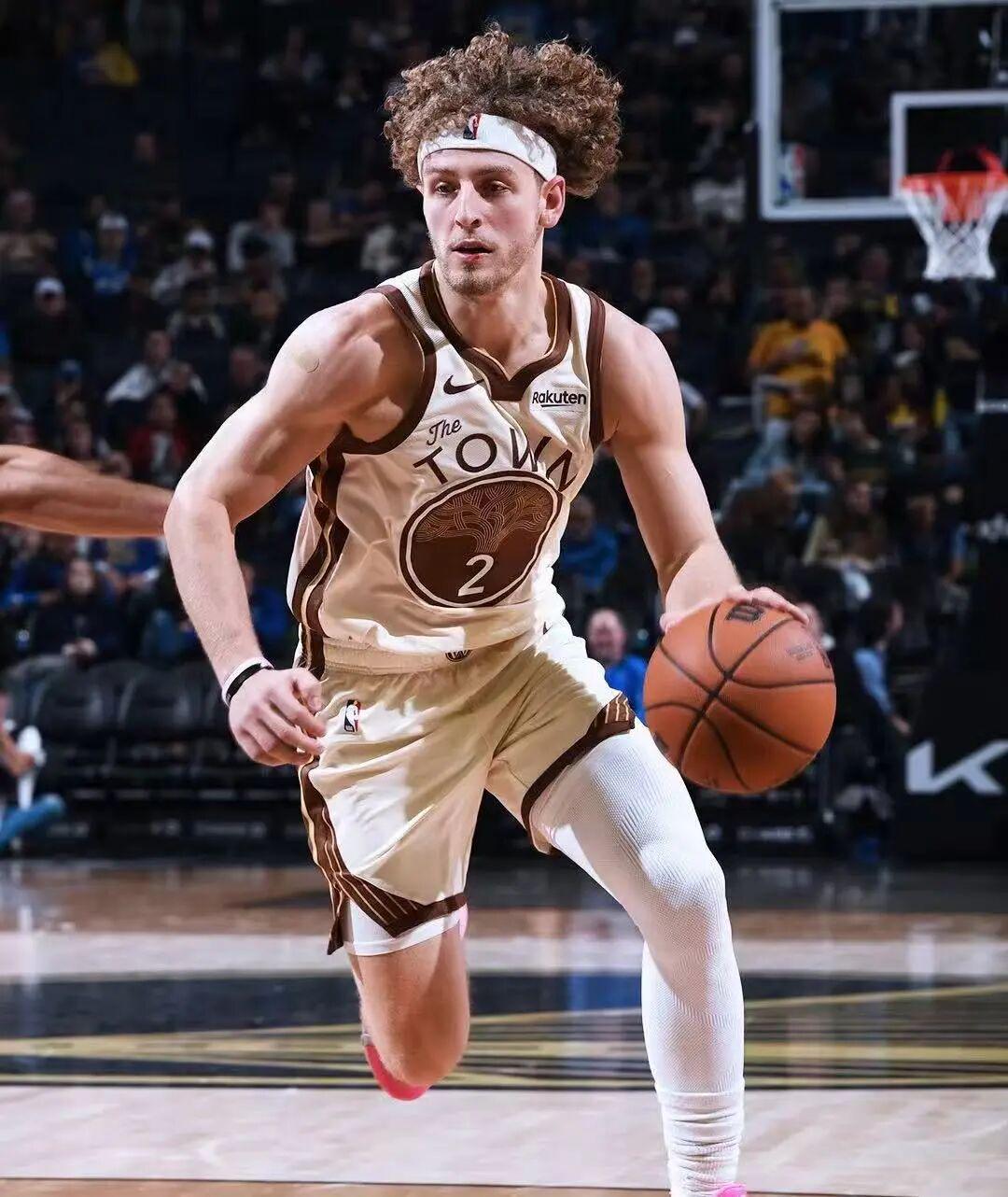 3分钟4失误！哈登替身首秀闹麻了…