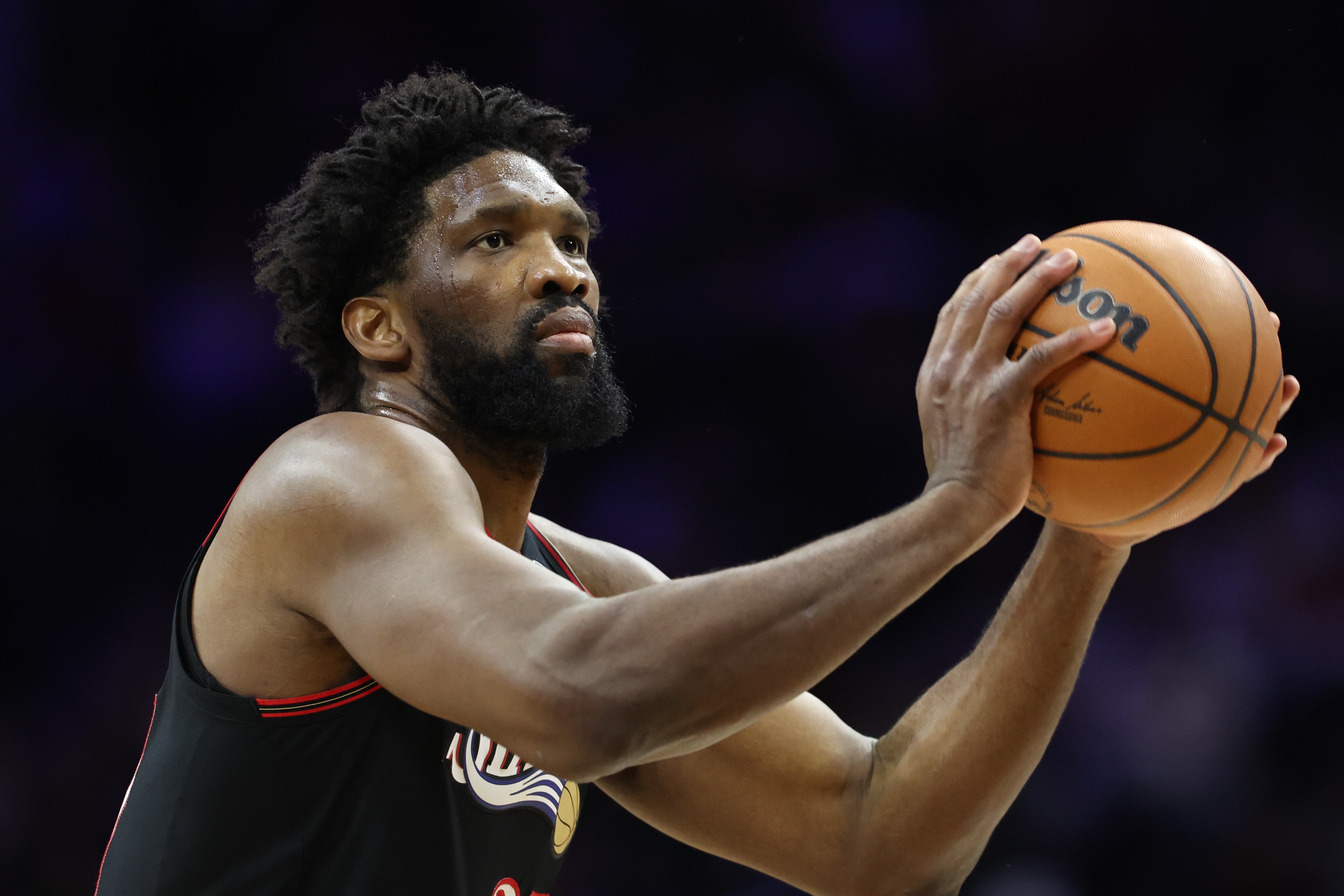 乐鱼app下载-明天76人迎战马刺 恩比德因右侧腹斜肌拉伤缺席比赛