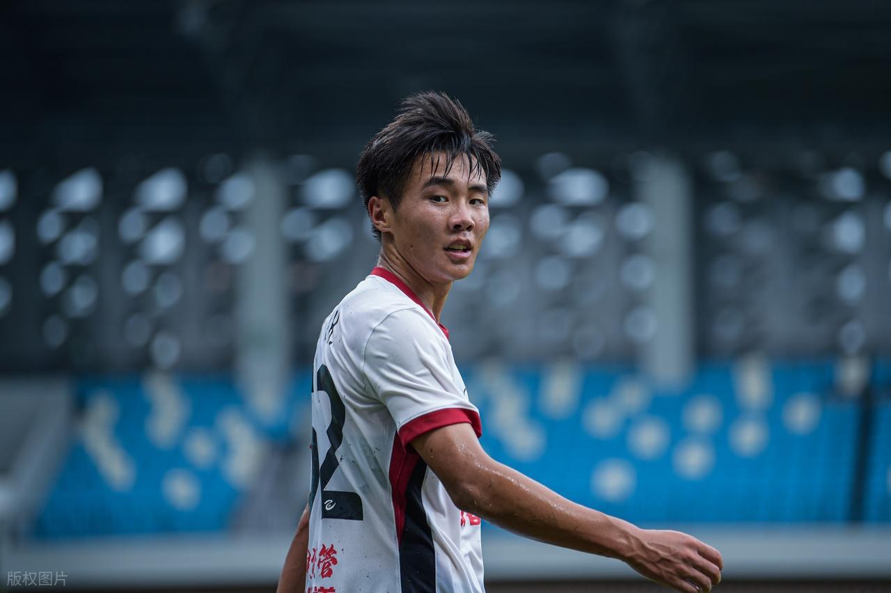 乐鱼体育登陆-官宣!17岁新星前锋,获中国足球金童奖,U17亚预赛狂轰5场9球