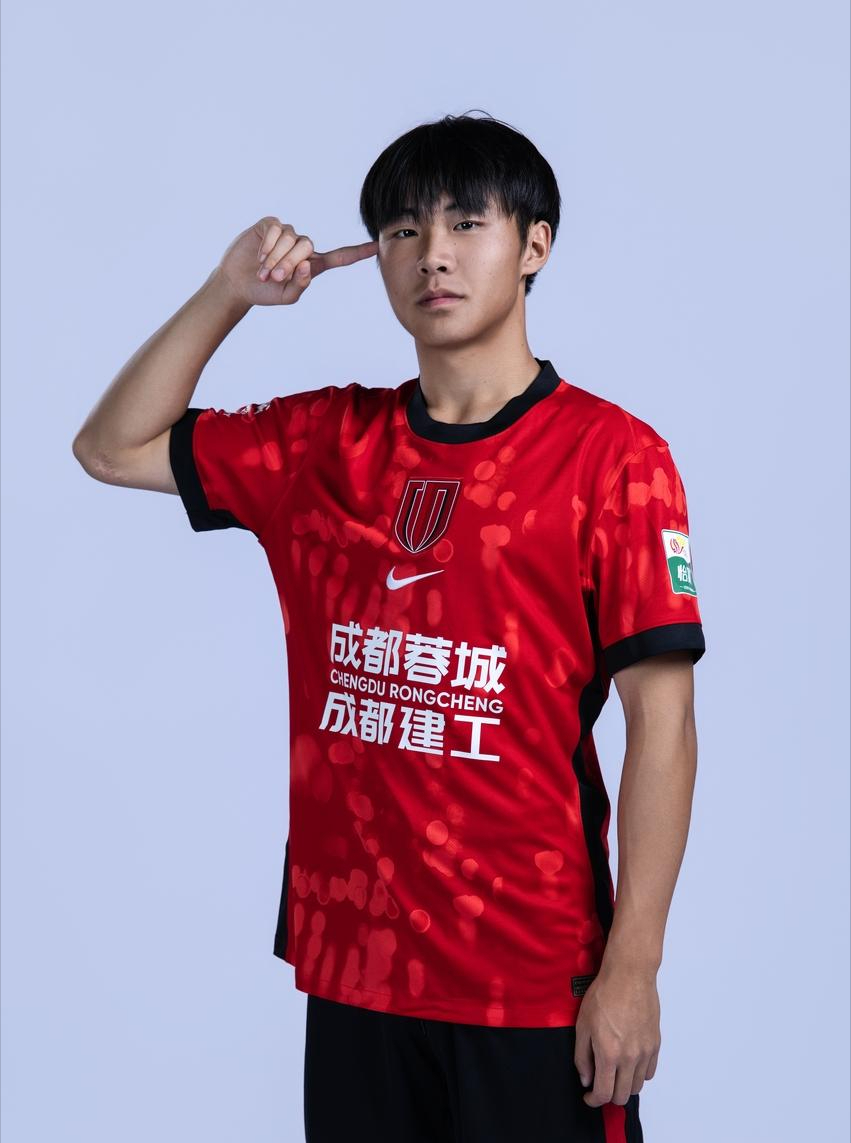 乐鱼体育登陆-官宣!17岁新星前锋,获中国足球金童奖,U17亚预赛狂轰5场9球